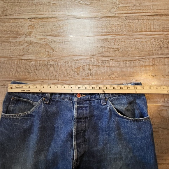 Brittania Straight Relaxed Fit Jeans Mens 38x32 Denim Button Fly Distressed - Picture 13 of 16